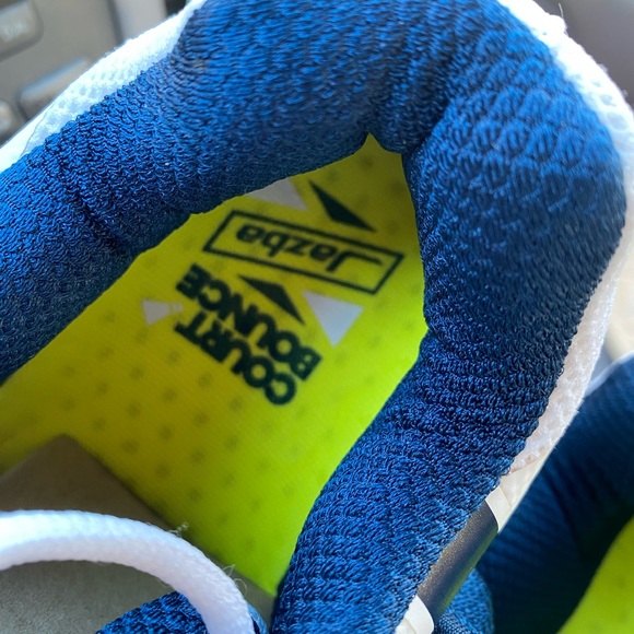 Sneakers - Picture 4 of 5